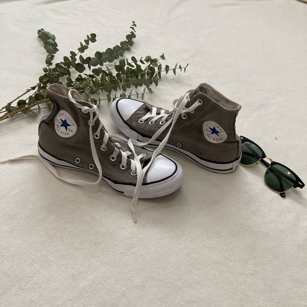 Grey High-top Converse